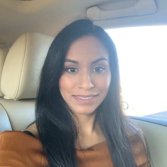 Meet your Posher, Sandy - Picture 1 of 1